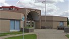 Arme à feu dans une école de Saskatoon : un homme de 43 ans accusé
