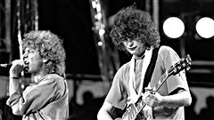 Robert Plant et Jimmy Page, du groupe Led Zeppelin, sur scène en 1985 / © RUSTY KENNEDY / CP Robert Plant et Jimmy Page, du groupe Led Zeppelin, sur scène en 1985 / © RUSTY KENNEDY / CP