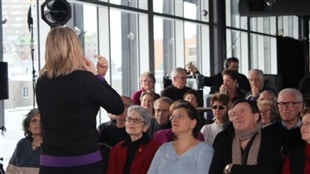 Marcia Pilote devant son public