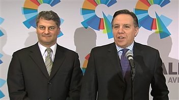 François Legault et Gérard Deltell en conférence de presse.