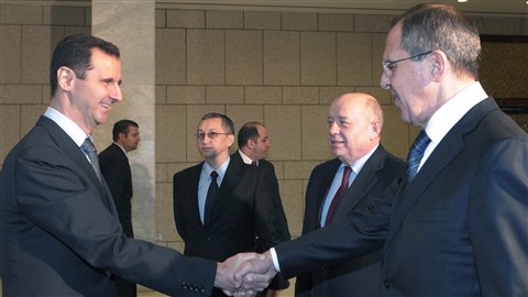 Le président Bachar Al-Assad a reçu le ministre russe des Affaires étrangères, Sergueï Lavrov, mardi, à Damas.