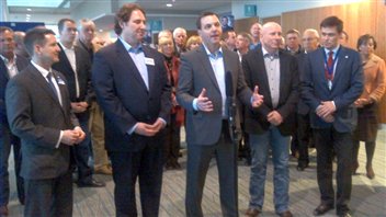 Tim Hudak et son caucus à Niagara Falls