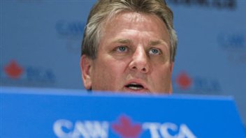 Le président du syndicat des Travailleurs canadiens de l'automobile (TCA), Ken Lewenza