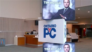 Affiches de Tim Hudak au congrès du parti