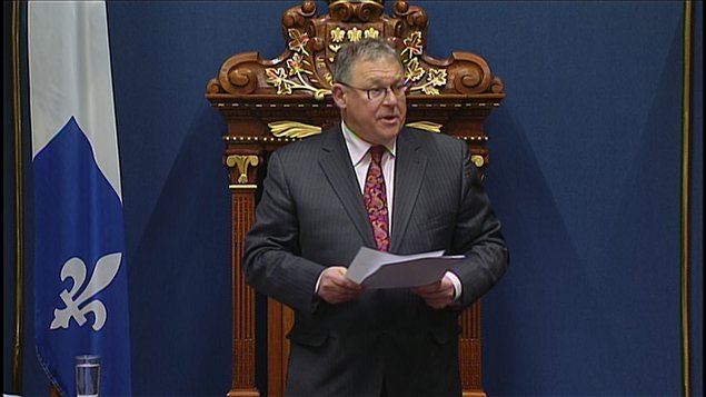 Le président de l'Assemblée nationale annonçant sa décision.