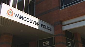 L'entrée d'un poste de police à Vancouver
