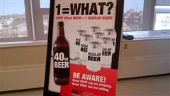 Une affiche explique les effets des bières les plus fortes