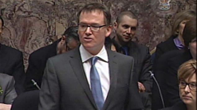 Le ministre des Finances Kevin Falcon présente le budget 2012