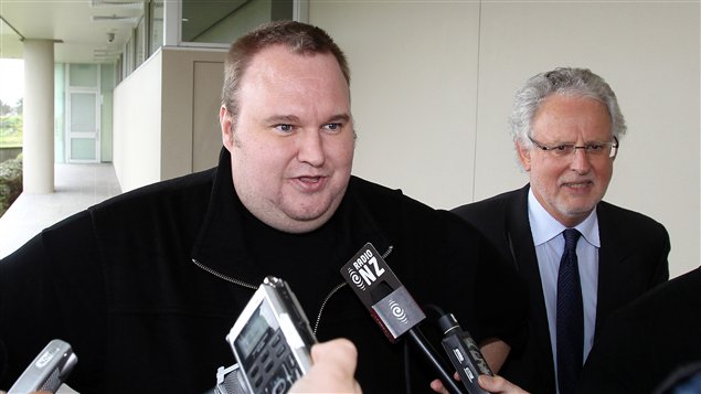 Le fondateur du site web Megaupload est libéré sous caution le 22 février 2012.
