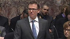 Le ministre des Finances Kevin Falcon présente le budget 2012