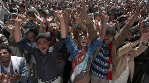 Des manifestants yéménites réclament que le président sortant Ali Abdallah Saleh soit poursuivi en justice (22 février 2012).