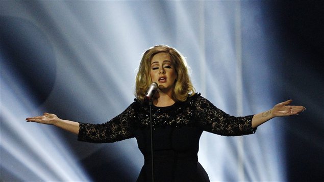 La chanteuse Adele aux Brit Awards 2012
