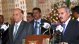 Ali Abdallah Saleh (� droite avec son successeur, Abd Rabbo Mansour Hadi, lors de la c�r�monie de passation de pouvoir