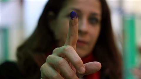 Une Égyptienne dans un bureau de vote au Caire lors des élections législatives. (archives)