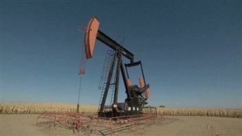 Un puits de pétrole en Alberta.