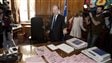 � la veille du d�p�t du budget, le ministre des Finances Raymond Bachand recevait les journalistes dans son bureau, comme le veut la tradition.