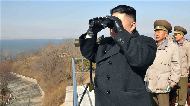 Le leader de la Corée du Nord, Kim Jong-un, le 15 mars 2012, alors qu'il annonce du lancement d'un satellite d'observation.