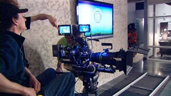 Une caméra sur un plateau de tournage