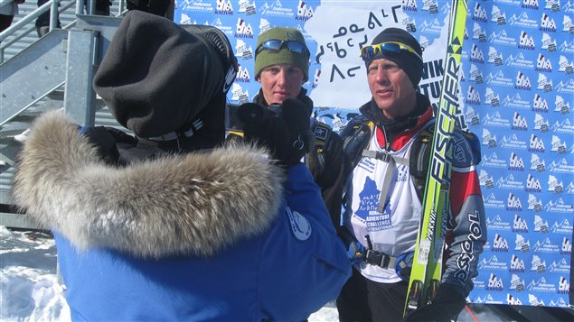 Les Américains Mike et Kris Kloser ont dû se rendre à l'évidence : les Québécois étaient trop forts en ski... et trop forts pour contrer le vent polaire!