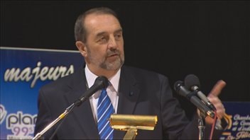 Le ministre des Transports, Denis Lebel