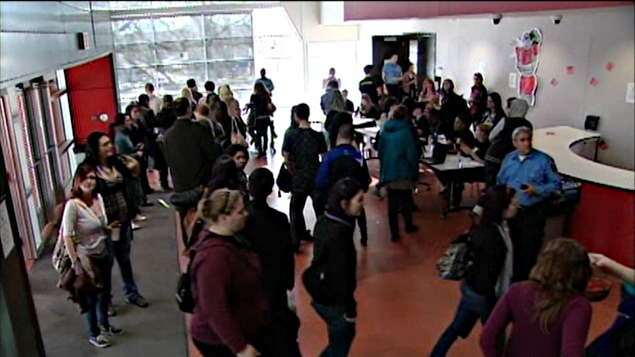 Les étudiants de l'UQO se prononcent à nouveau sur le report ou non de la grève.