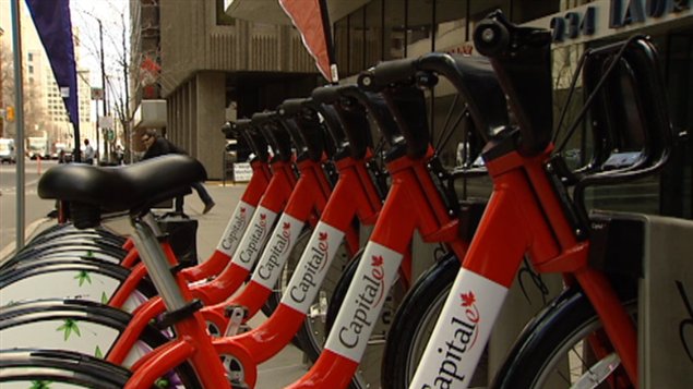 Les vélos Bixi sont disponibles dans trois villes canadiennes, Montréal, Toronto et dans la région de la capitale canadienne à Ottawa.