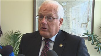 Le ministre délégué aux Ressources naturelles, Serge Simard