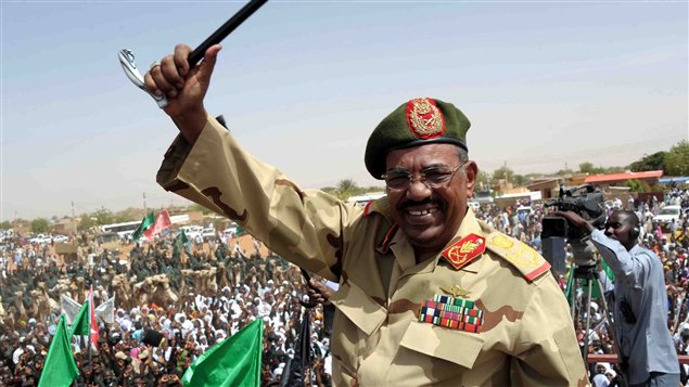 Le président soudanais, Omar El-Béchir, à Al-Obeid, dans l'État de Kordofan, le 19 avril 2012. 