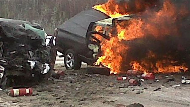 حادث سير على الطريق بين إدمونتون وفرت ماكوري في مقاطعة ألبرتا في غرب كندا