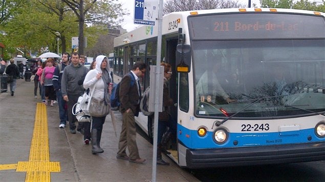 Un service d'autobus durant la panne du métro