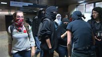 Des manifestants empêchent la reprise des cours de droit à l'UQAM