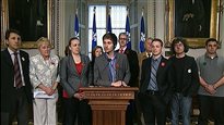 Ultime appel des carrés rouges, verts et blancs pour reprendre le dialogue