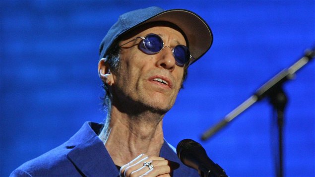 Robin Gibb, chanteur des Bee Gees, en décembre 2006 à Leipzig, en Allemagne