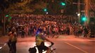 Les manifestants dans les rues de Montréal pour une 28e soirée