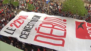 100e jour du conflit étudiant : une foule monstre dans les rues de Montréal