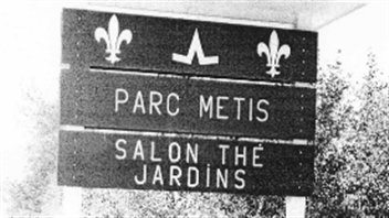 Le premier panneau à l'entrée des Jardins de Métis en 1963