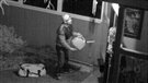 La police publie la vidéo d'un incendiaire à l'oeuvre à West Vancouver