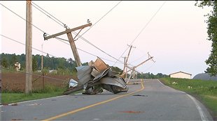Une tornade cause d'importants dégâts à Mirabel