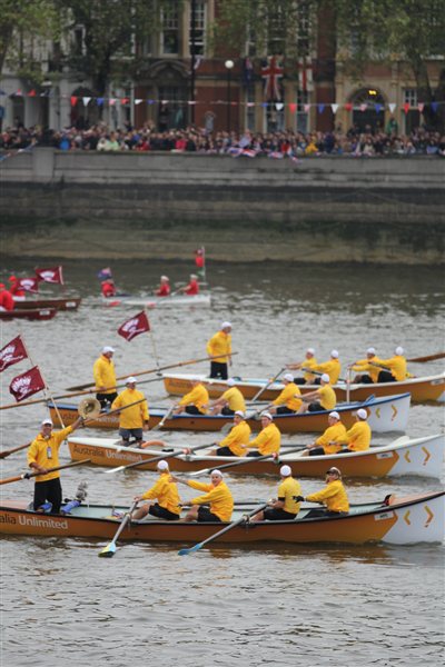 Rameurs lors du jubilé de la reine Élisabeth II