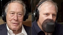 �Radio-Canada/Christian C�t� | <b>L�ex-ministre J�r�me Choquette et le journaliste Jean-Fran�ois Lis�e</b>