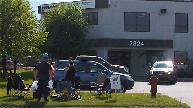 Piquet de grève devant le bureau de la Commission de la construction du Québec à Val-d'Or