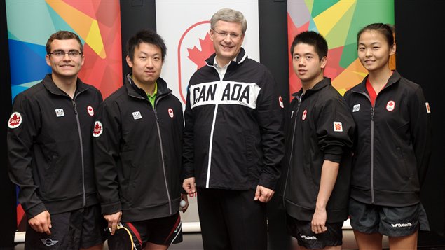 Nos joueurs de tennis de table en compagnie du premier ministre Stephen Harper