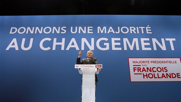 Le premier ministre Jean-Marc Ayrault lors de la campagne pour les élections législatives