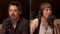 �Radio-Canada/Olivier Lalande | <b>Le chanteur Stefie Shock et sa complice, Am�lie Mandeville</b>