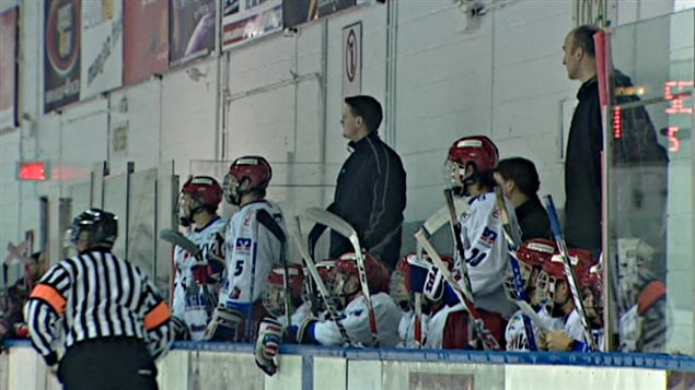 Kiwanis Midget Tournament In Gatineau Tube Woman Solo