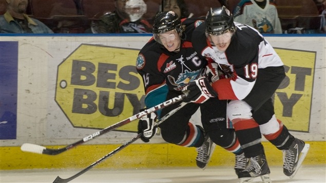 Colton Sissons (gauche)
