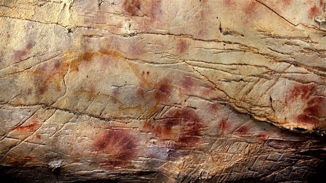 Des représentations de la grotte d'El Castillo en Espagne