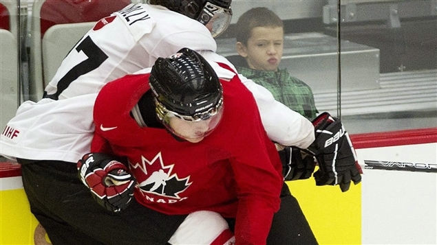 Cody Ceci (rouge)
