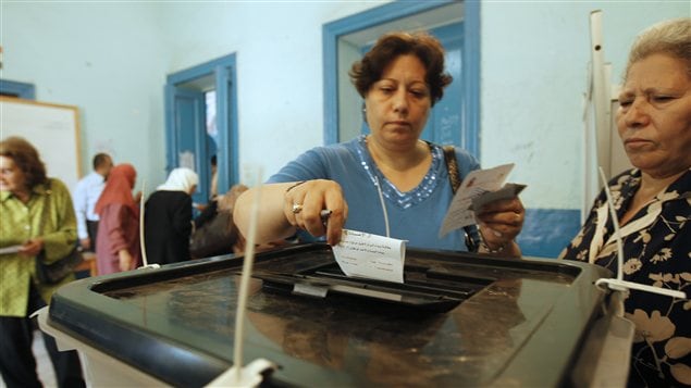 Un bureau de vote au Caire le 16 juin 2012