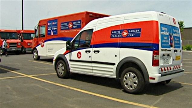 Les nouveaux camions de Postes Canada pour livrer les lettres et les colis, plus petits et plus rapides.